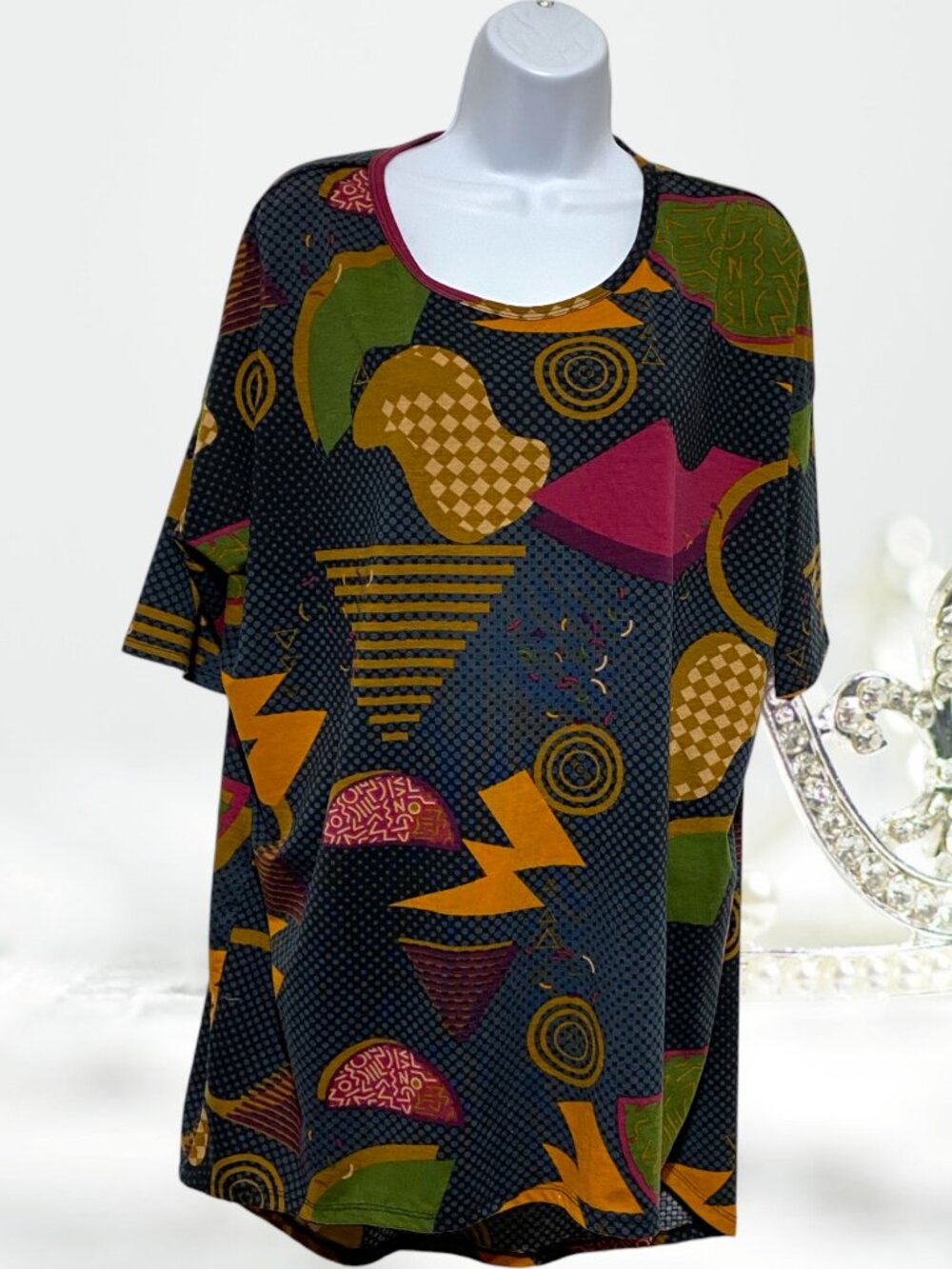 LulaRoe-Women's Large Pullover Top Short Sleeve Multi-Color Polyester-Spandex
